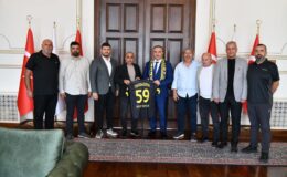 59 Numaralı Forma Hediye Ettiler