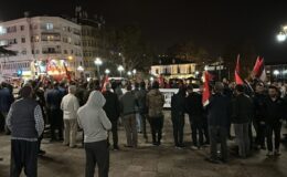 Valilik Önünde Toplanıp Protesto Ettiler