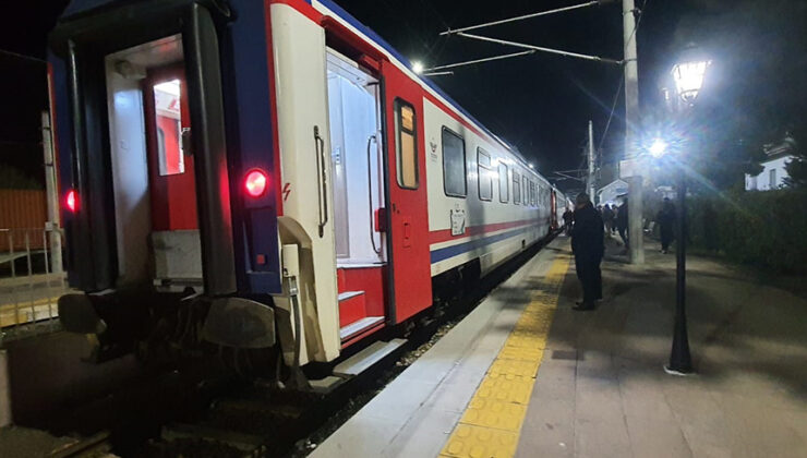 Dengesini Kaybedip Trenin Altında Kaldı