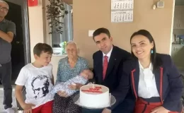 Cumhuriyet İle Yaşıt Ayşe Nineye Doğum Günü Sürprizi