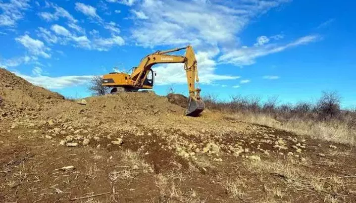 İş Makinesi İle Define Ararken Yakalandılar