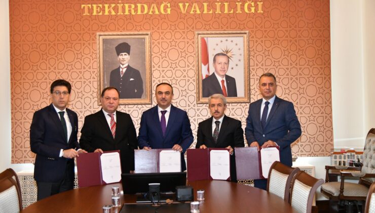 Sağlık Tesisi Yaptırmıştı, Şimdi de 2 Okul Yaptırıyor