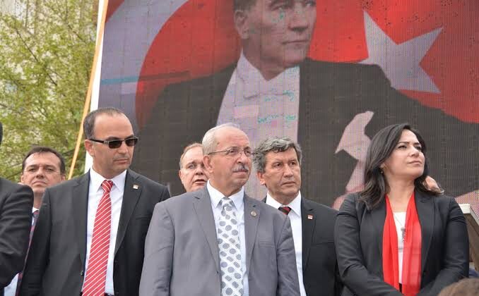 Kadir Albayrak’a Anket Şoku