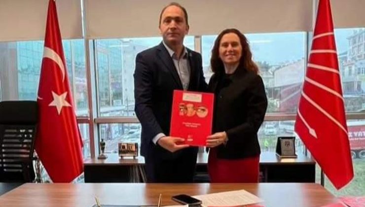 Eczacı Berrin Başol CHP ‘den Adaylık Başvurusunu Yaptı