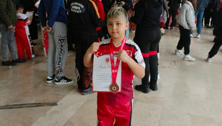 7 Yaşındaki Sporcu Türkiye Üçüncüsü Oldu