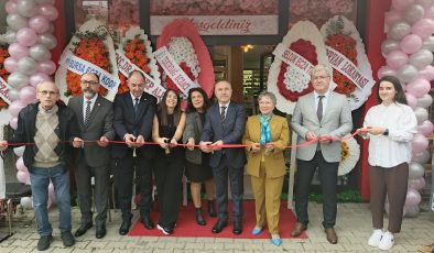 Nehir Eczanesi Hürriyet Mahallesi’nde Açıldı