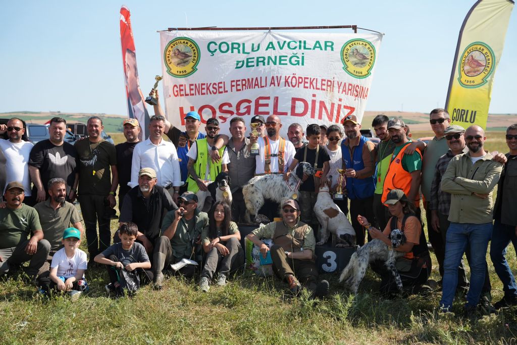 Çorlu`da 14. Geleneksel Fermalı Av Köpekleri Yarışması Heyecanı Yaşandı