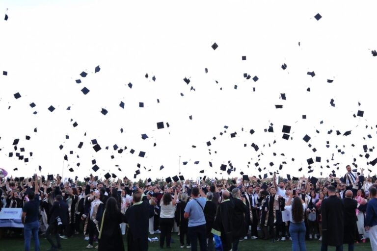 ÜNİVERSİTEMİZ 2025-2026 AKADEMİK YILI LİSANS MEZUNİYET TÖRENİ GERÇEKLEŞTİ