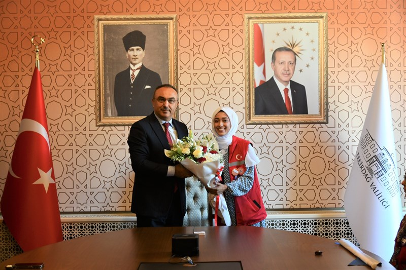 Vali Soytürk Damla Gönüllük Hareketi Kapsamında İlimizi Ziyaret Eden Öğrencileri Kabul Etti