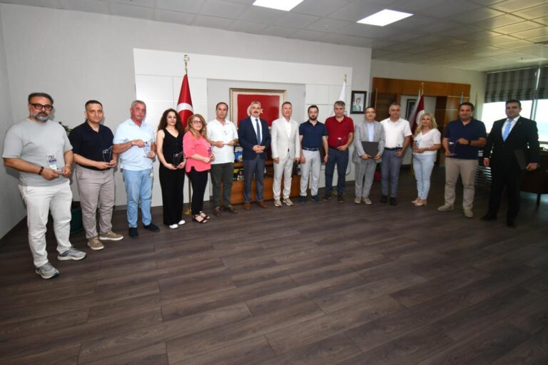 TRAKYA KARİYER FUARI’NDA EMEĞİ GEÇEN PERSONELLERE PLAKET TAKDİMİ GERÇEKLEŞTİRİLDİ