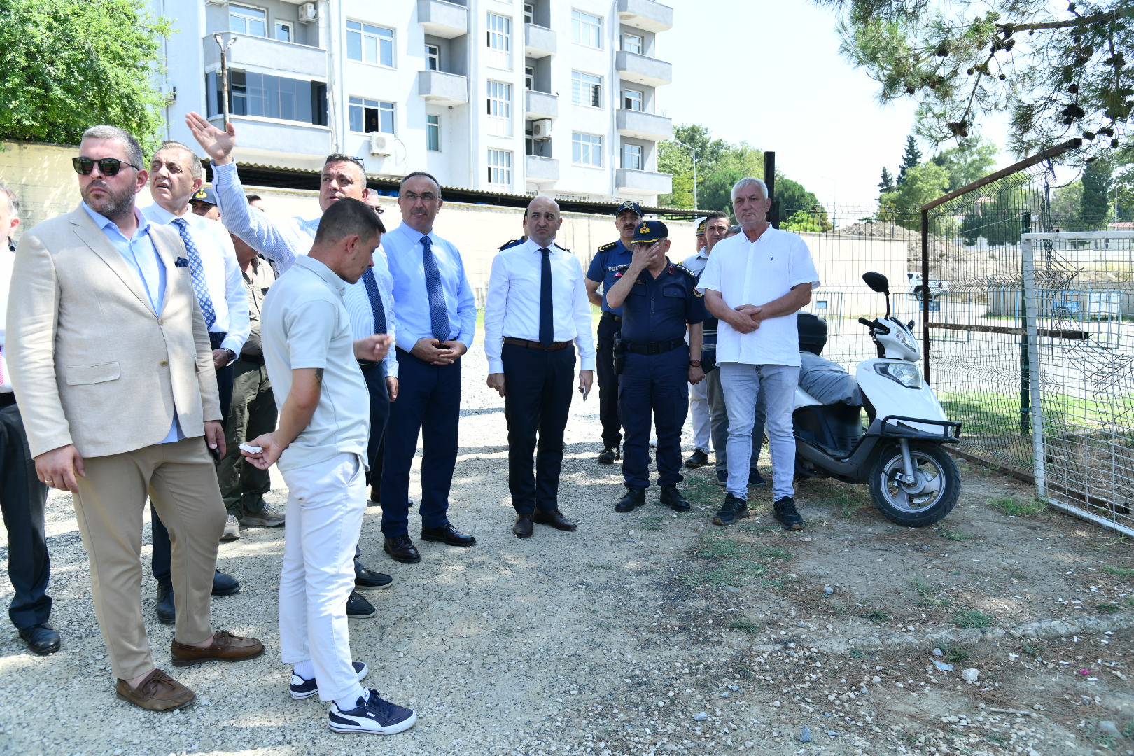 Vali Soytürk Spor Tesislerinde İncelemelerde Bulundu