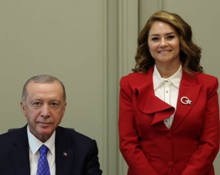 BİZ BU MİLLETE EFENDİ OLMAYA DEĞİL, HİZMETKAR OLMAYA GELDİK!