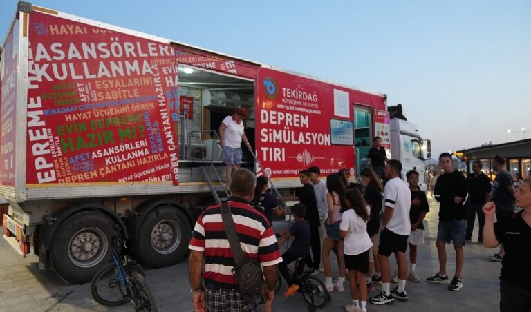BÜYÜKŞEHİR'DEN MÜREFTE DEPREMİ'NİN YILDÖNÜMÜNDE DEPREM EĞİTİMİ
