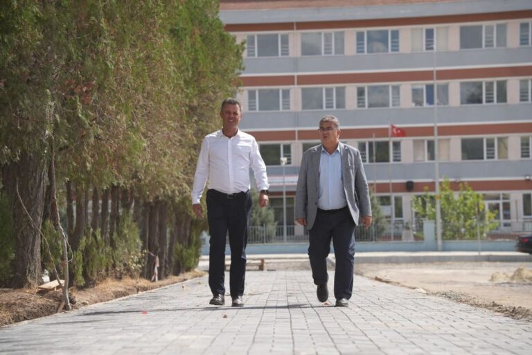 Başkan Sarıkurt`tan Yol Çalışmaları ve Esnaf Ziyareti