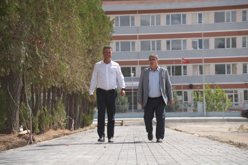 Başkan Sarıkurt`tan Yol Çalışmaları ve Esnaf Ziyareti