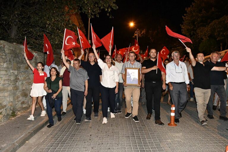 MALKARA’DA 30 AĞUSTOS ZAFER BAYRAMI FENER ALAYI COŞKUYLA GERÇEKLEŞTİRİLDİ